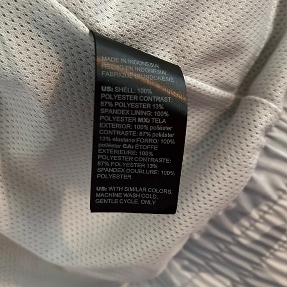 Chico’s Zenergy Camo Print Jacket - Picture 6 of 6